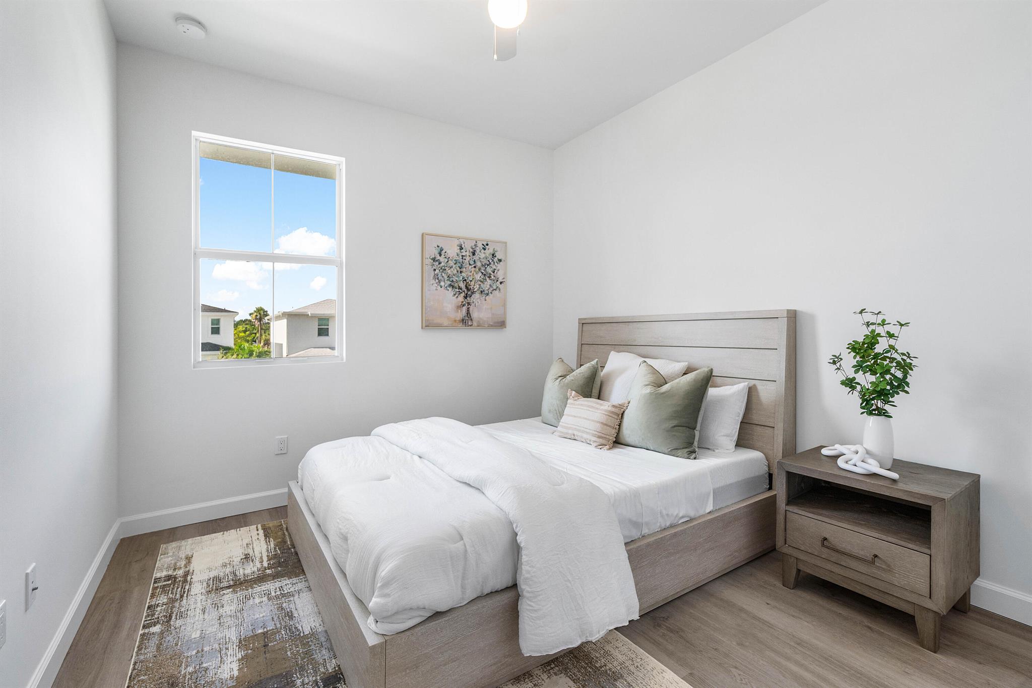 SYMPHONY PLACE - Residential