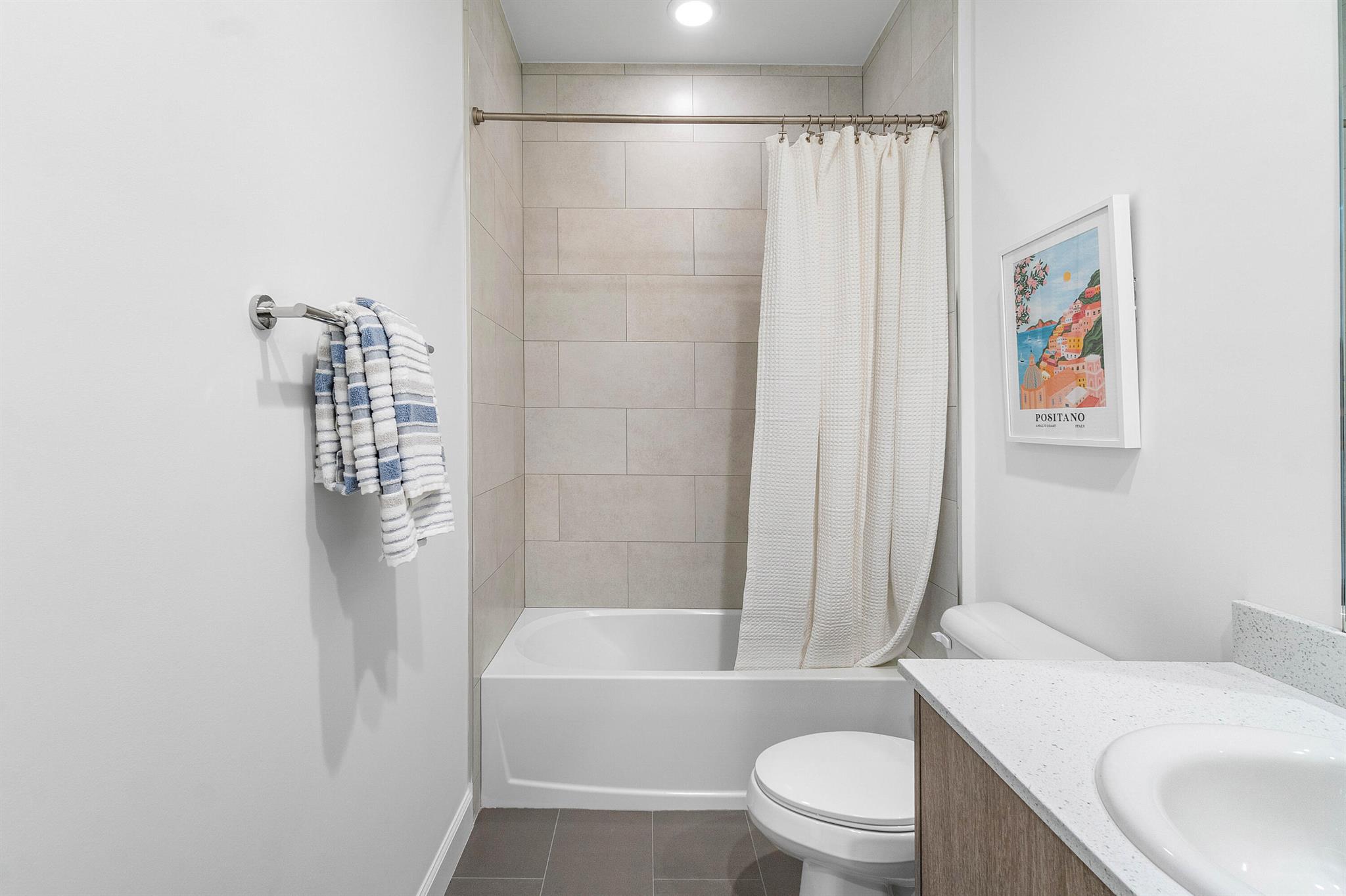 SYMPHONY PLACE - Residential