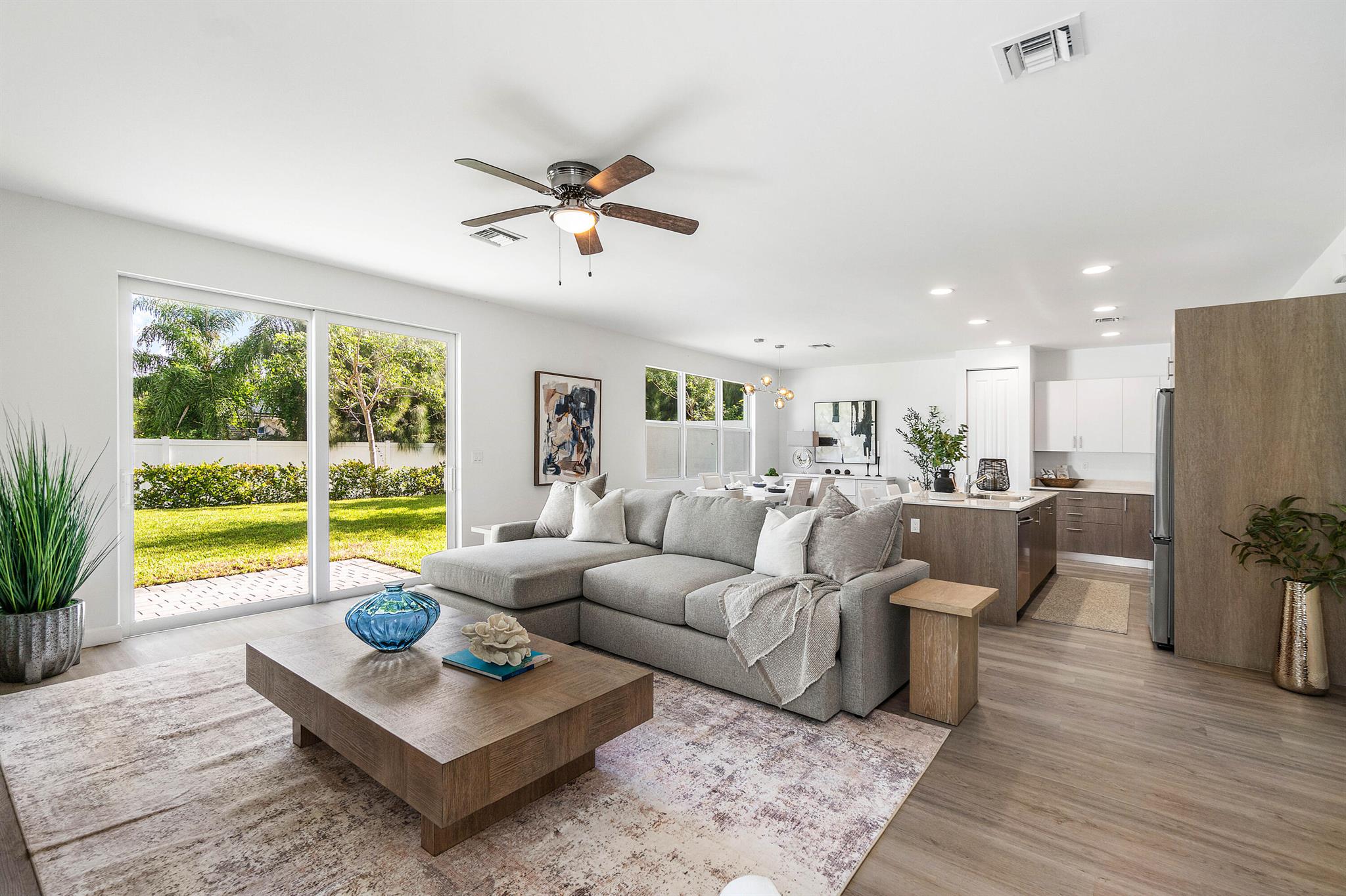 SYMPHONY PLACE - Residential