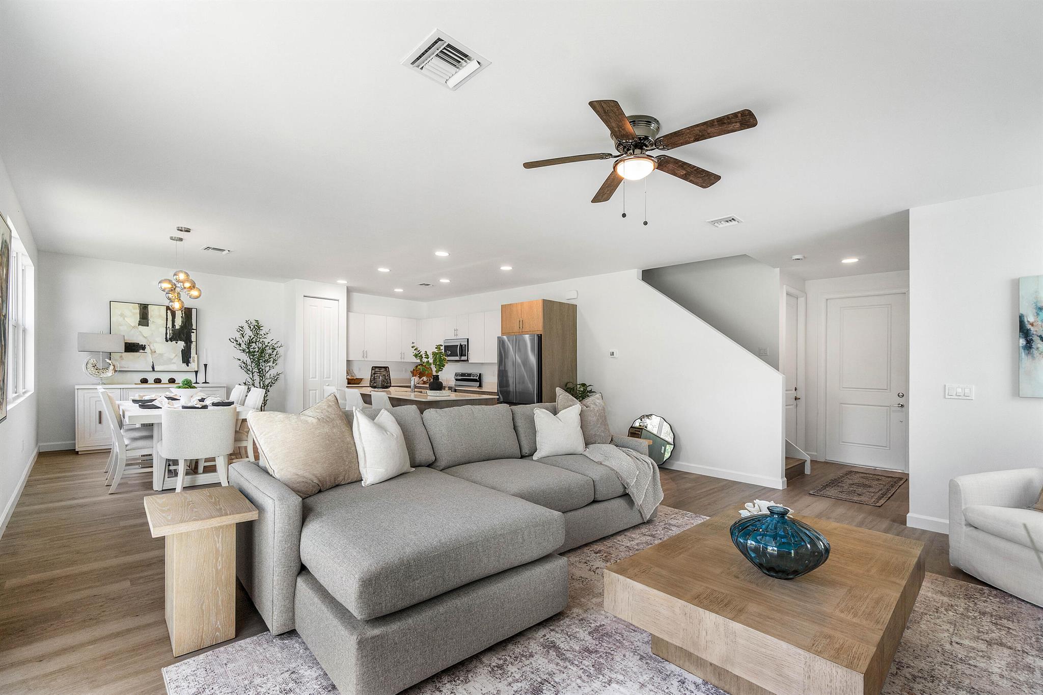 SYMPHONY PLACE - Residential