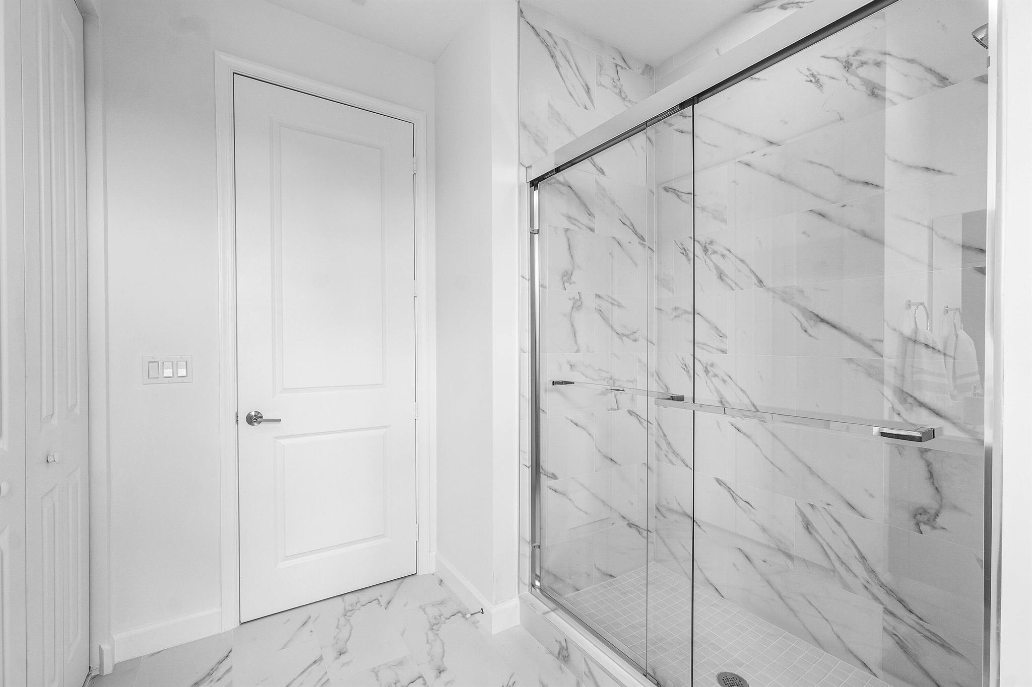 SYMPHONY PLACE - Residential