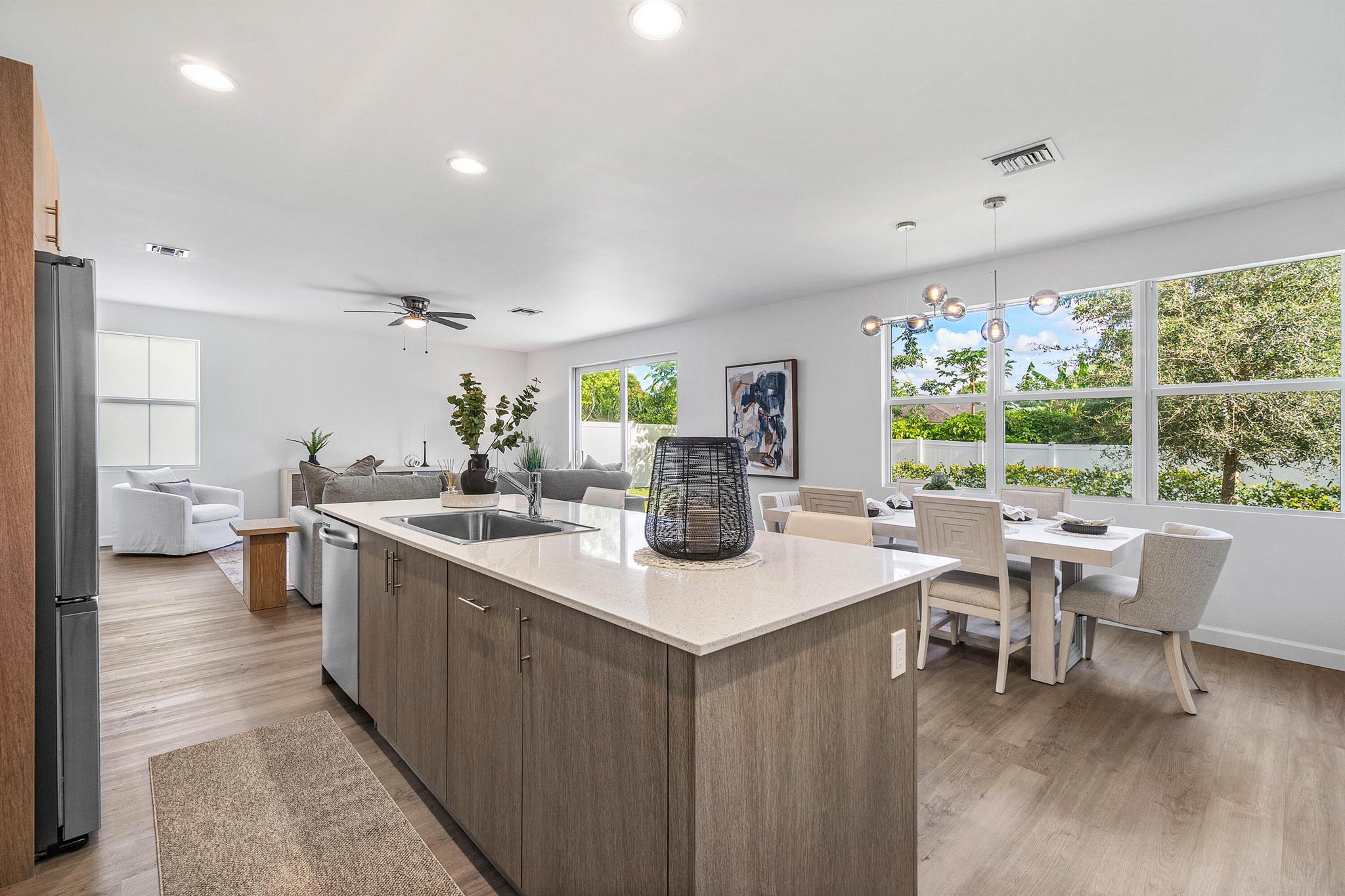 SYMPHONY PLACE - Residential