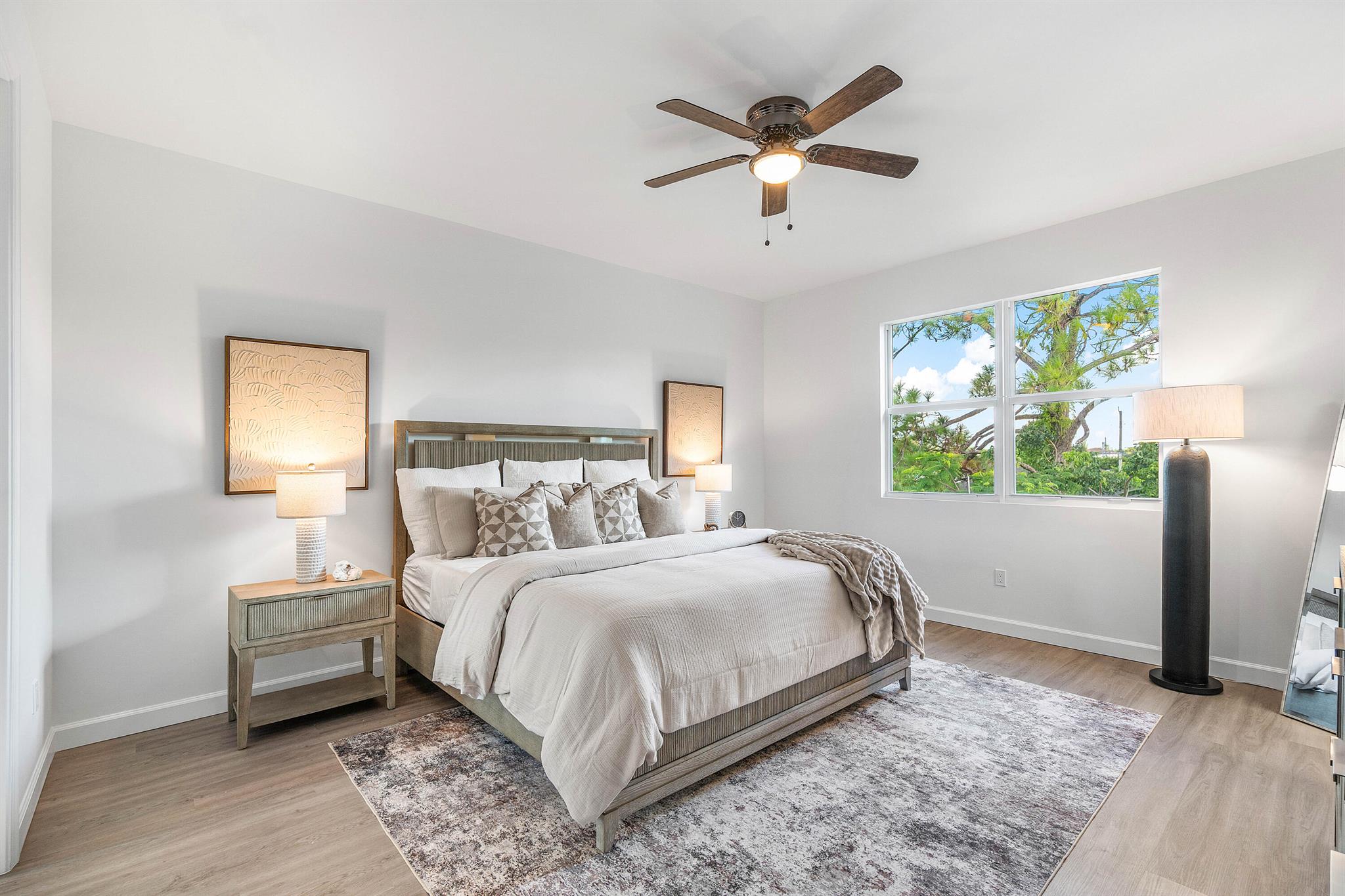 SYMPHONY PLACE - Residential