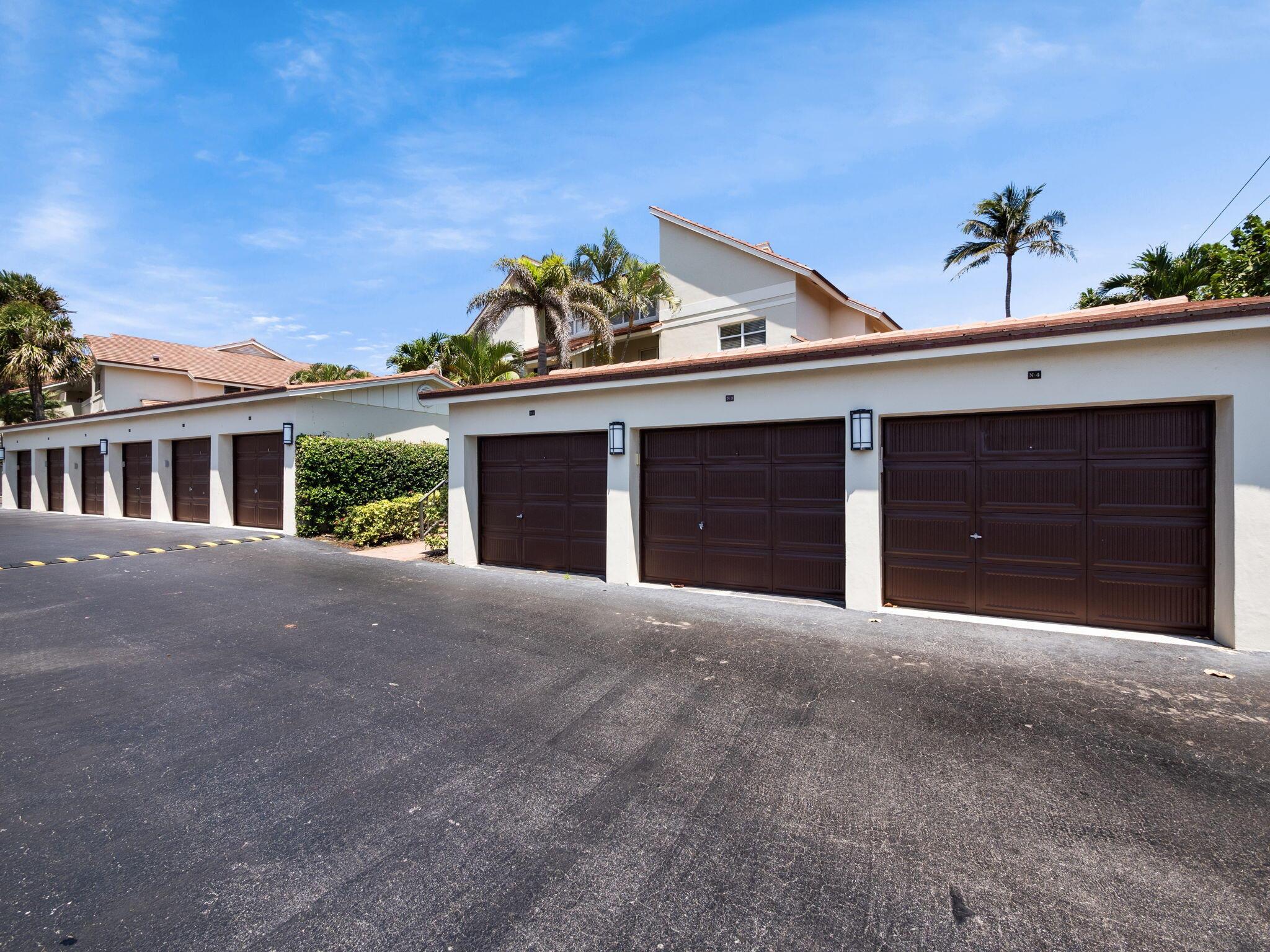 BEACHCOMBER CONDO - Residential