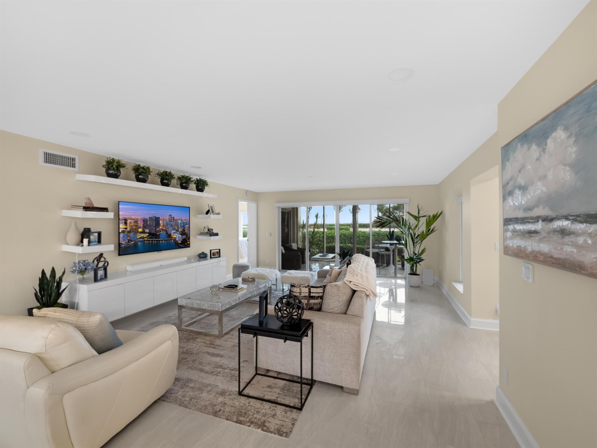 BEACHCOMBER CONDO - Residential
