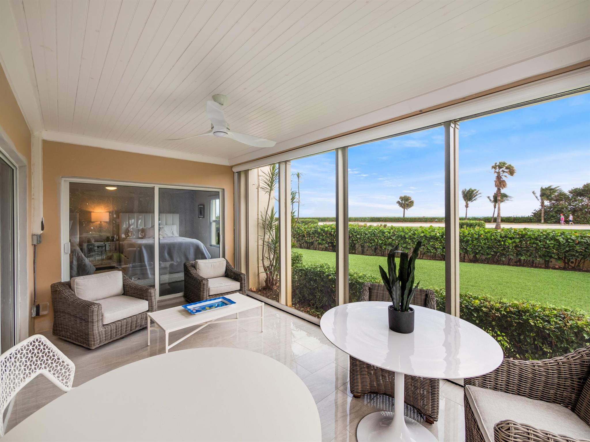 BEACHCOMBER CONDO - Residential