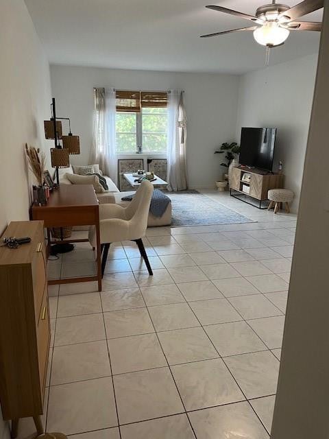 View photos, virtual tours, details... 1950 N Andrews Avenue 210d