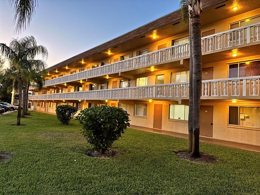 Nice condo in nice +55 codo complex. Great location. Balcony. Tile floors. Stainless steel appliances. Newer A/C. This amazing community offers great amenities: swimming pool, fitness center, clubhouse, library, and playroom.