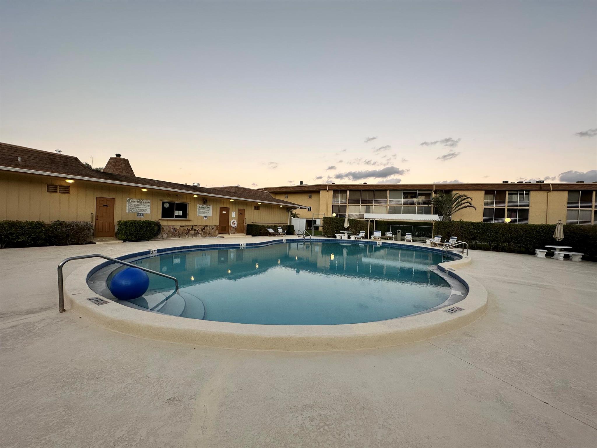 VILLAGE GREEN COVENTRY CO - Residential Lease