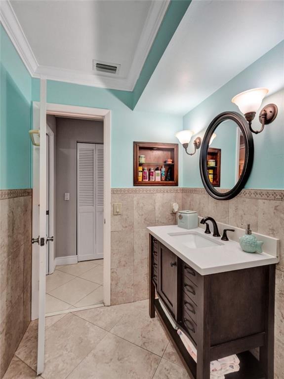 ROYAL PALM VILLAGE - Residential