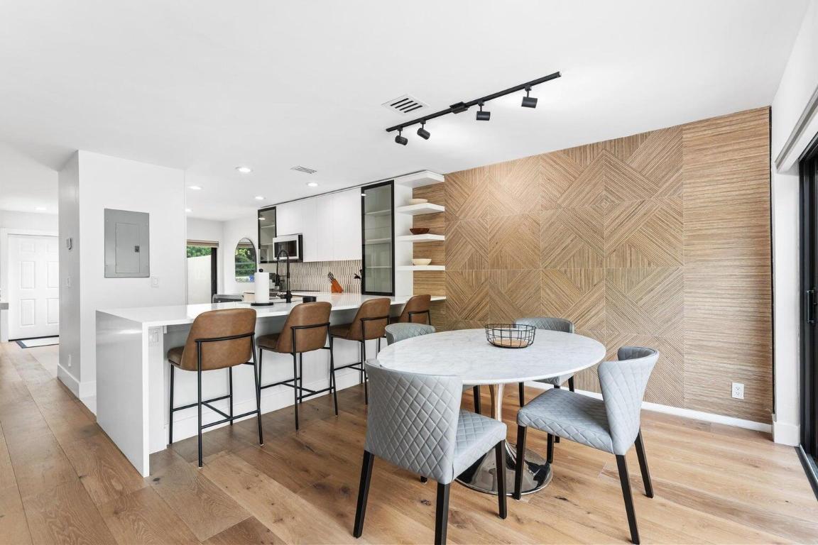 BOCA ESTE CONDO - Residential