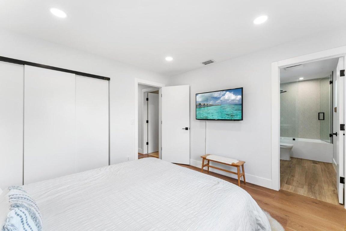 BOCA ESTE CONDO - Residential