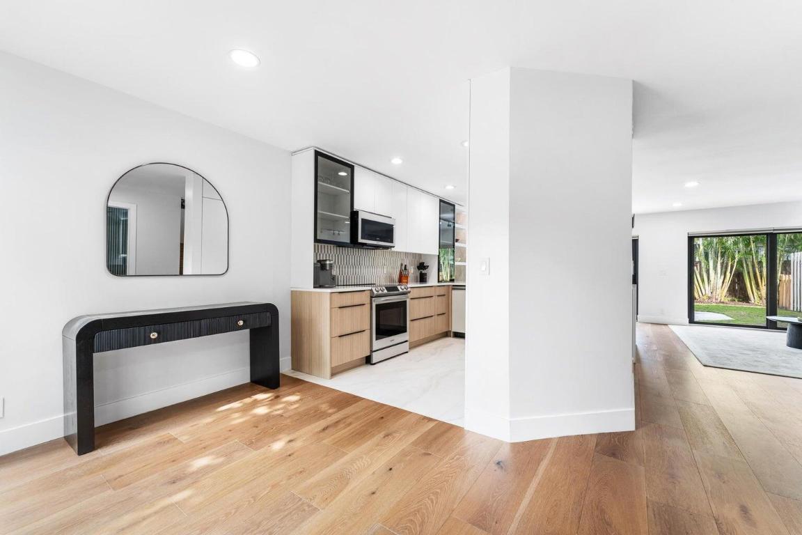 BOCA ESTE CONDO - Residential