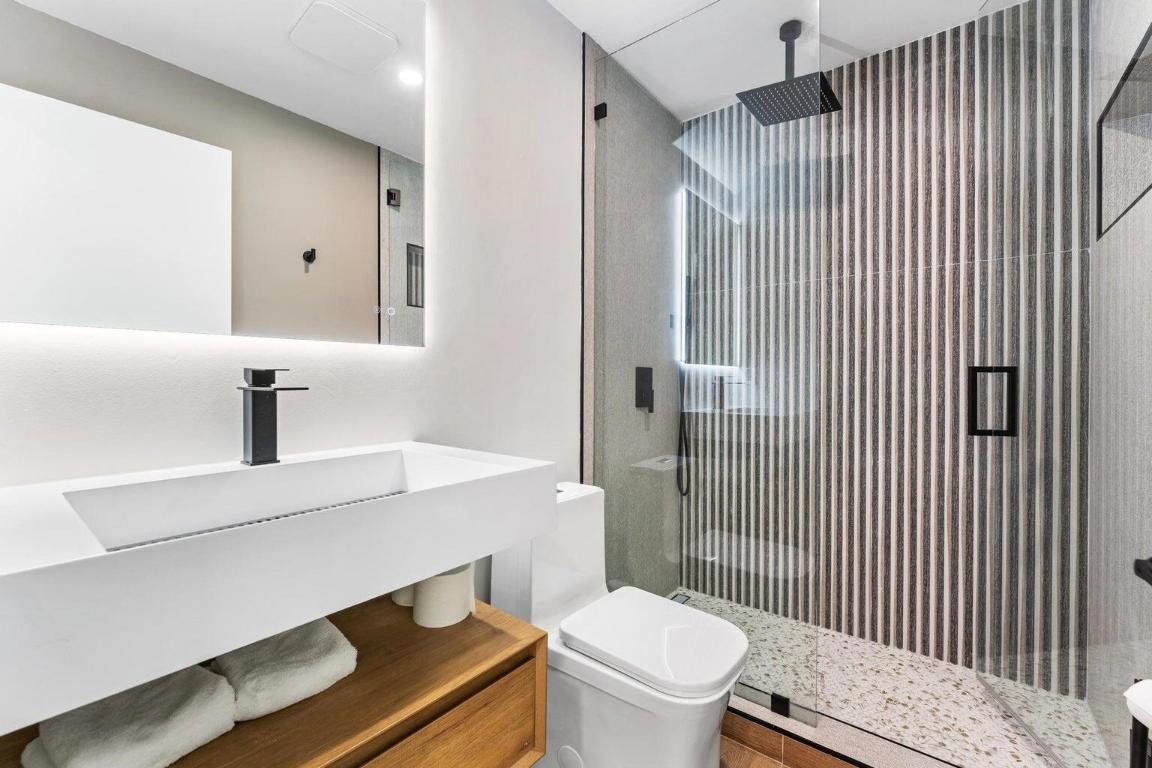 BOCA ESTE CONDO - Residential