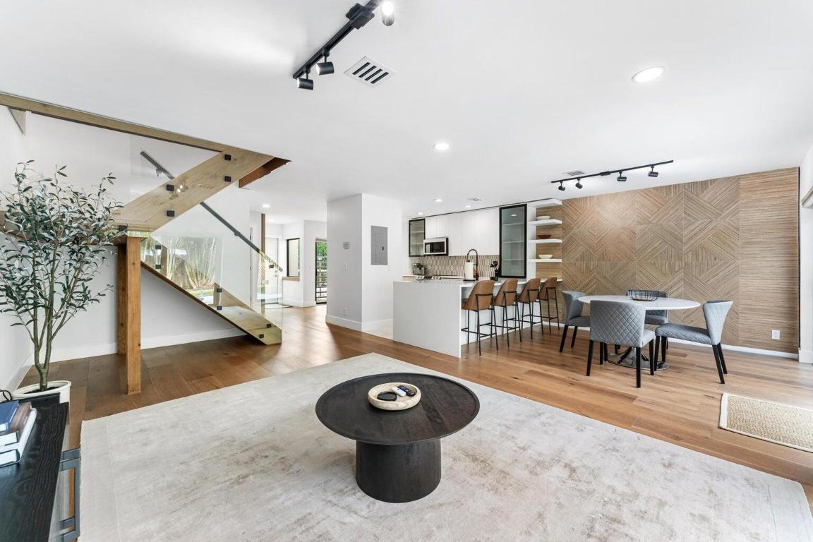 BOCA ESTE CONDO - Residential