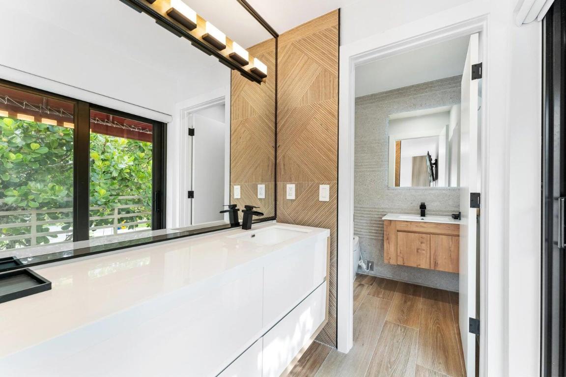 BOCA ESTE CONDO - Residential