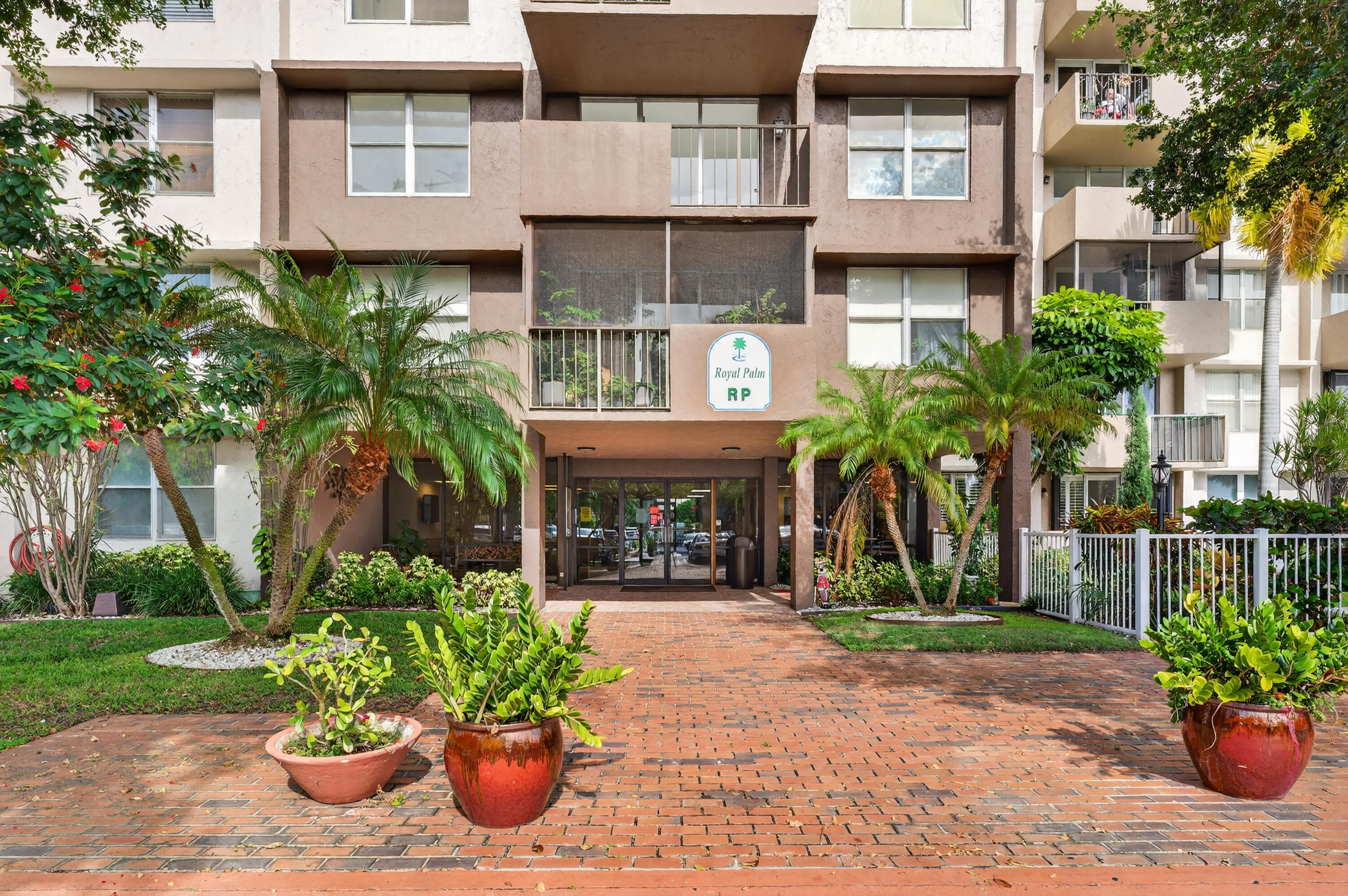 ISLAND CLUB TWO CONDO - Residential