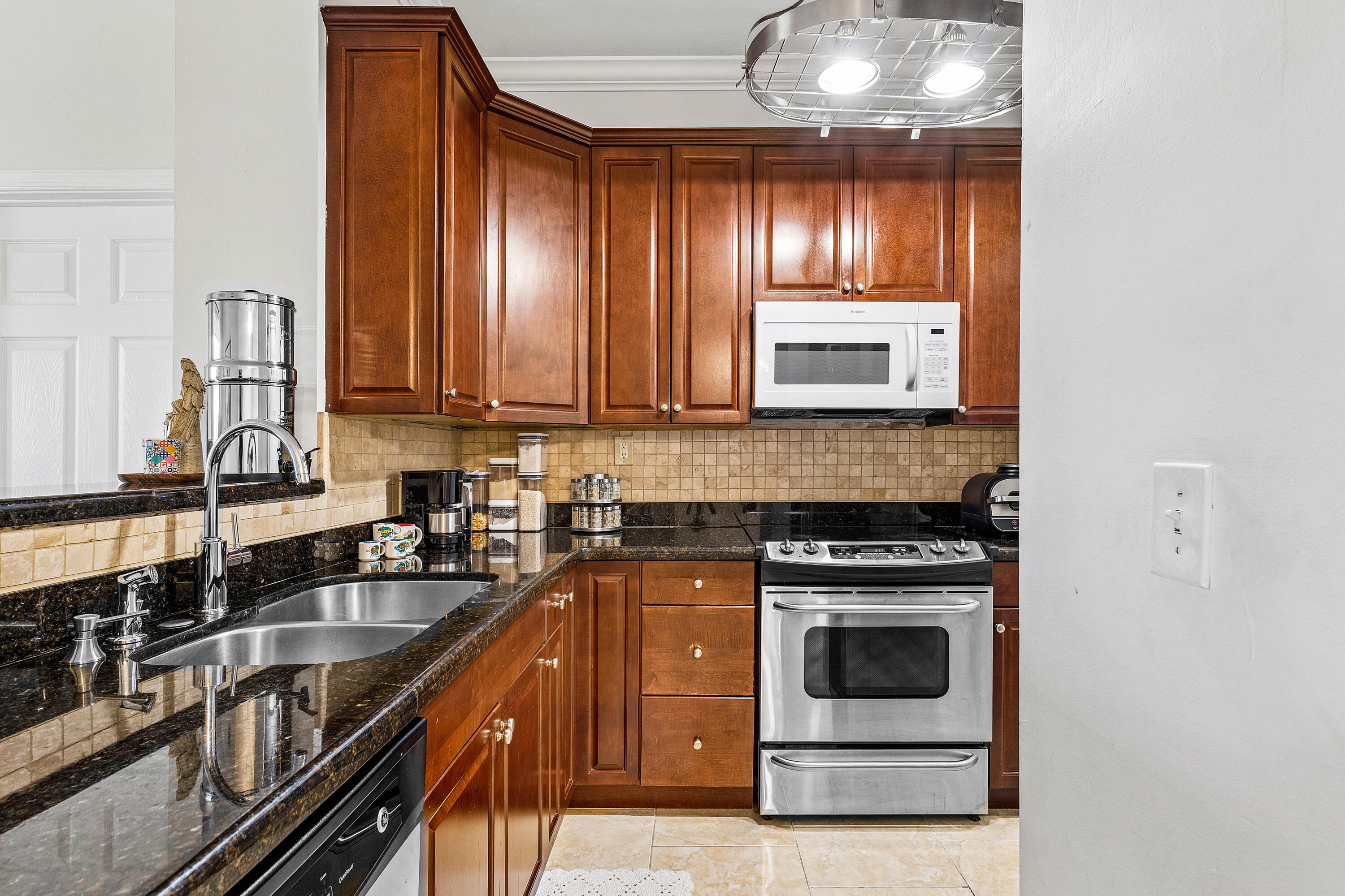 ST ANDREWS AT POLO CLUB CONDO - Residential