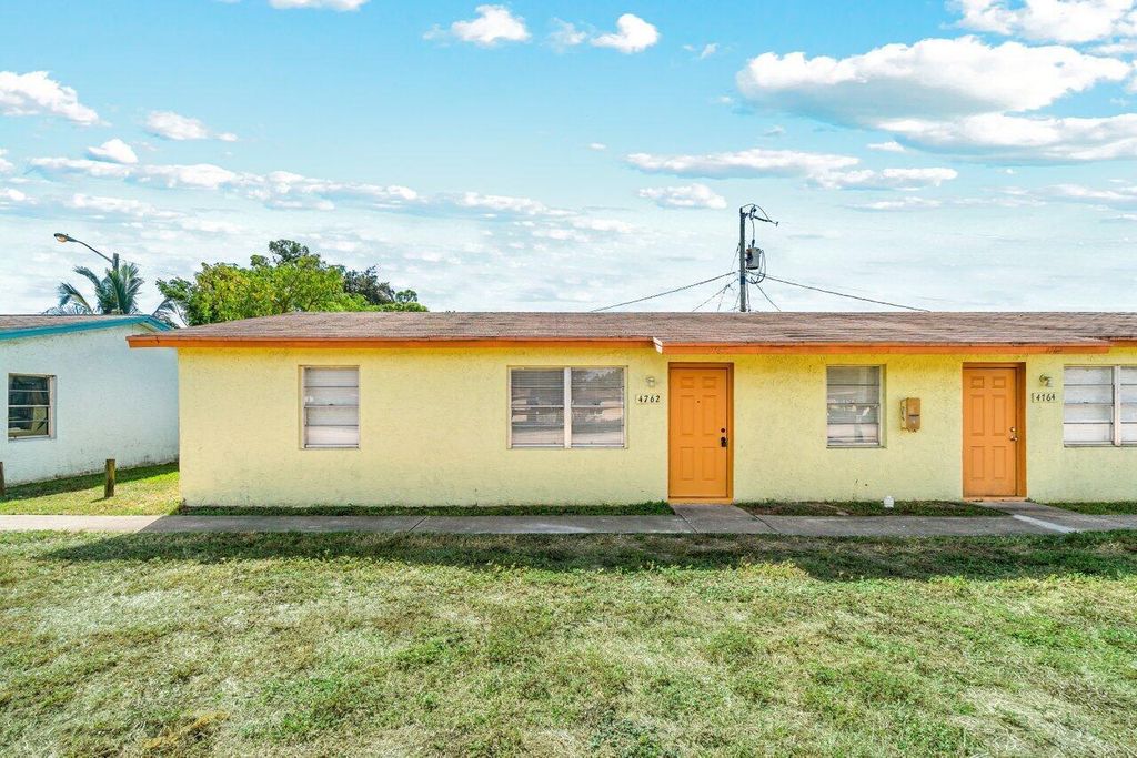 Photo of 4762 Gulfstream Road, Lake Worth, FL 33460 (MLS # R11020662)