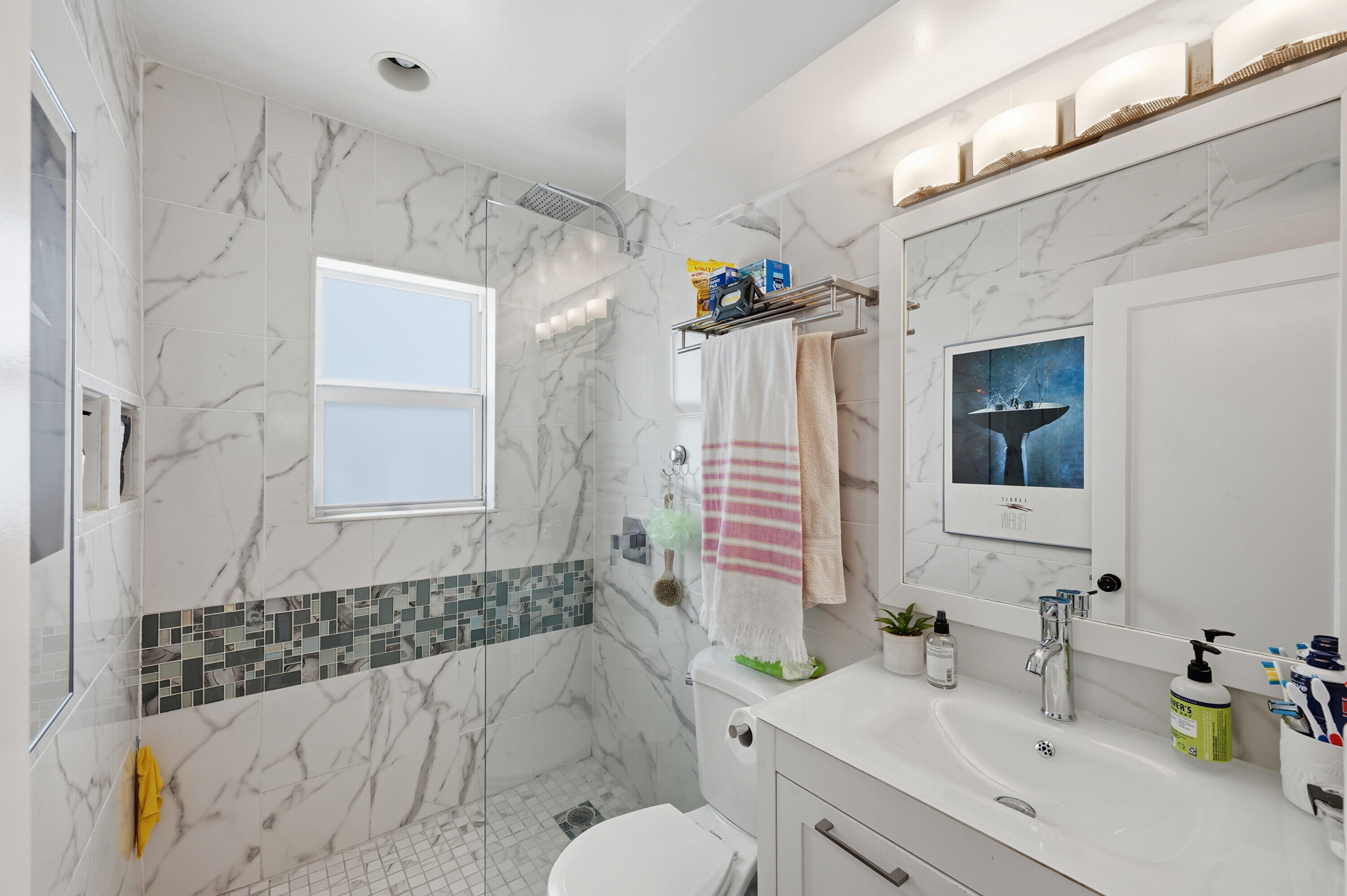 LAUDERDALE - Residential Income