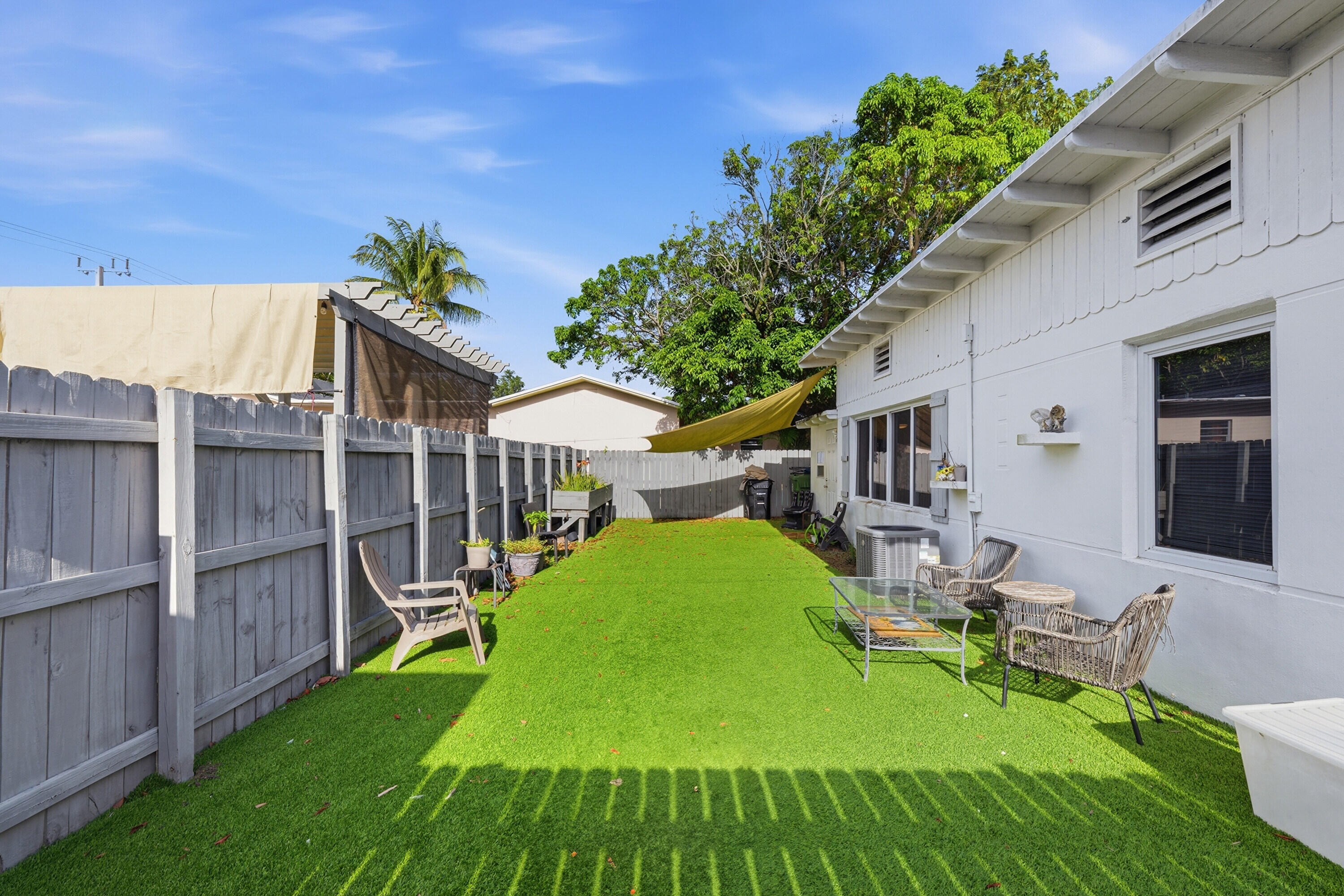 LAUDERDALE - Residential Income