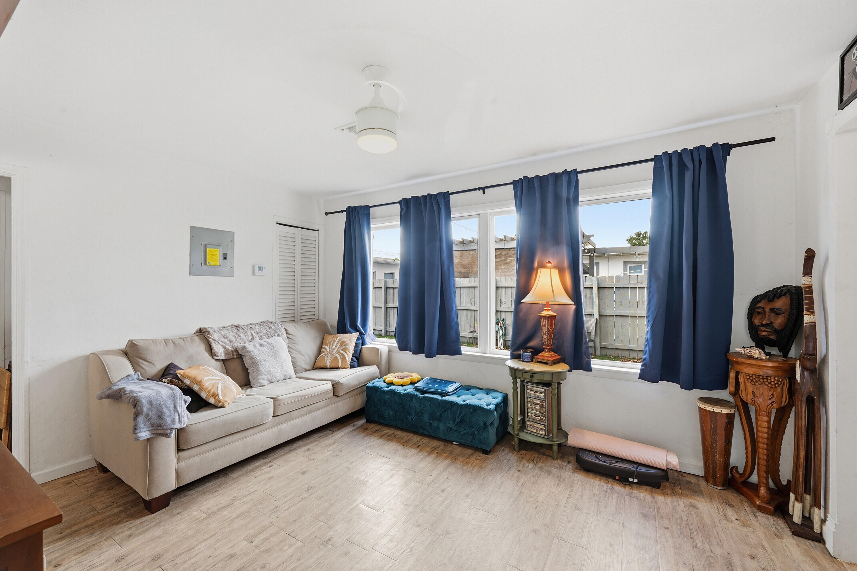 LAUDERDALE - Residential Income