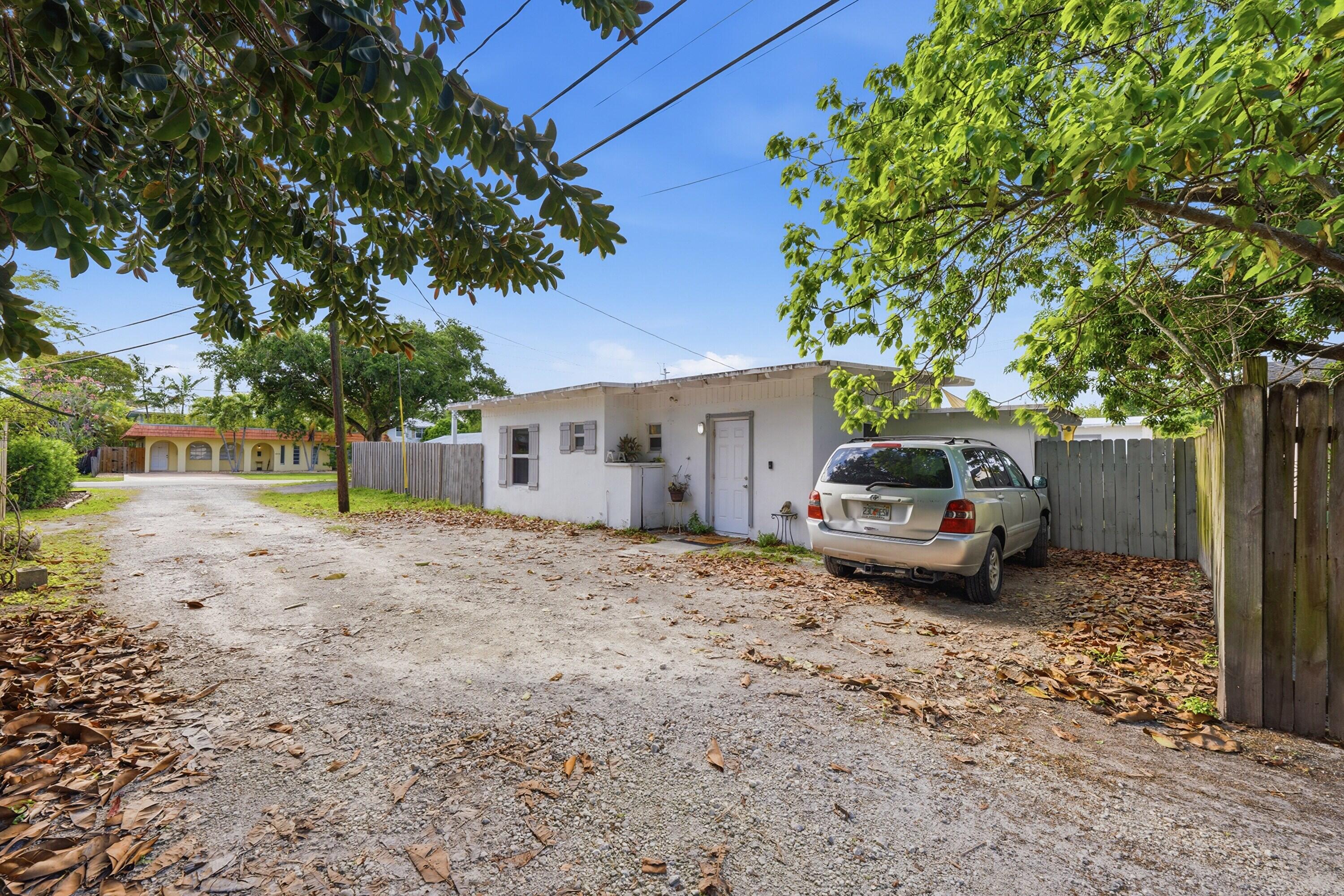 LAUDERDALE - Residential Income