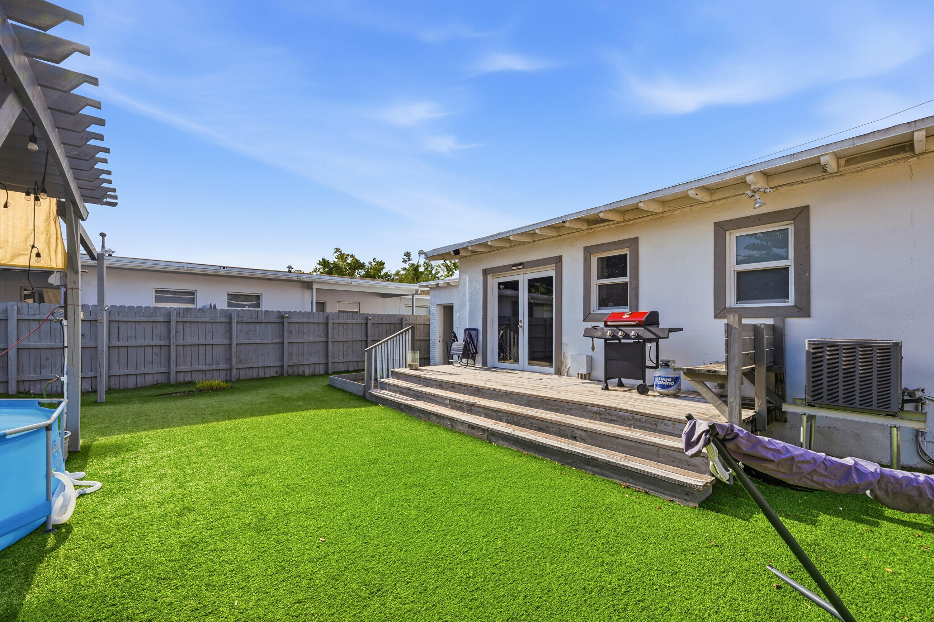 LAUDERDALE - Residential Income