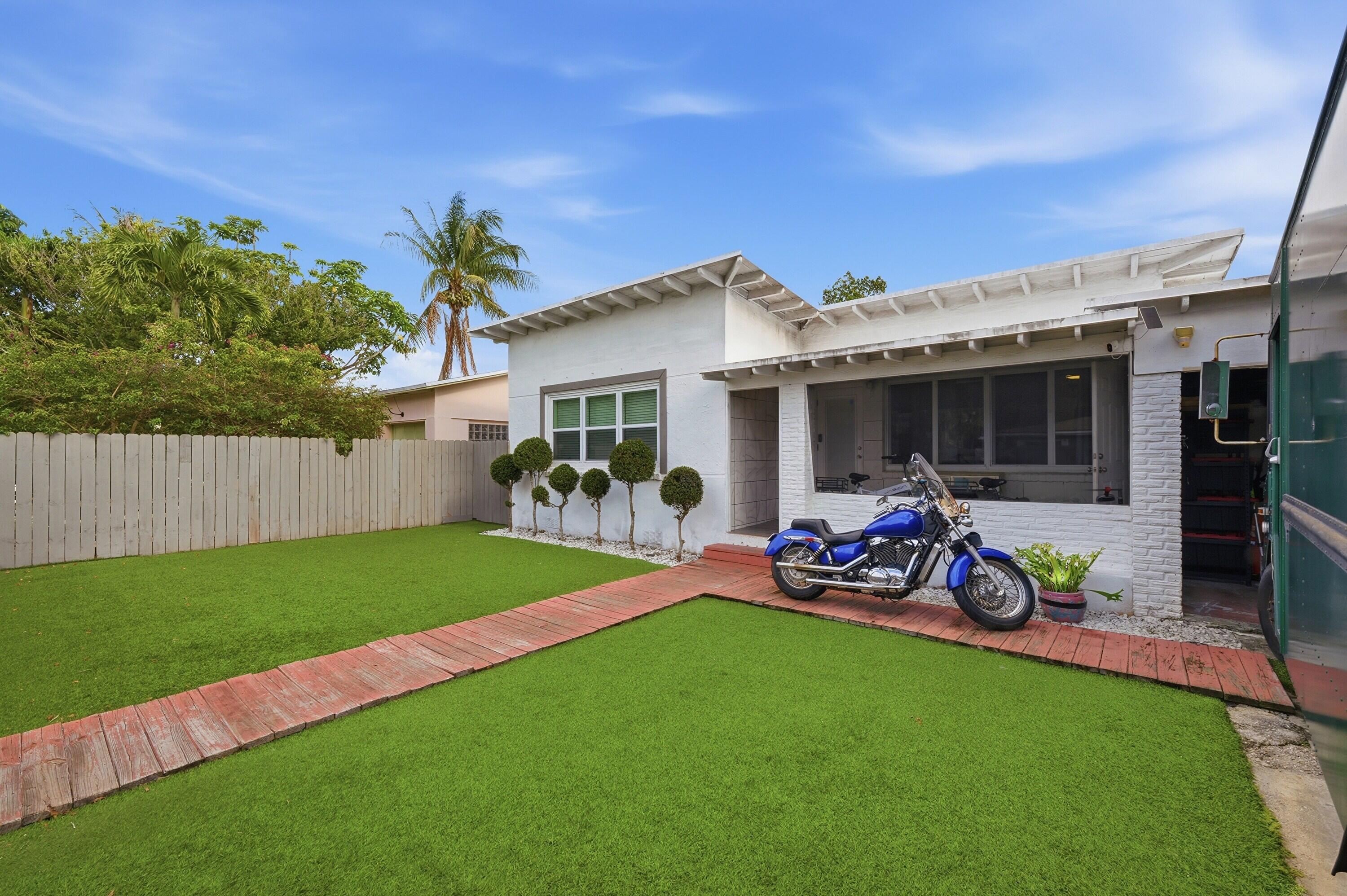 LAUDERDALE - Residential Income