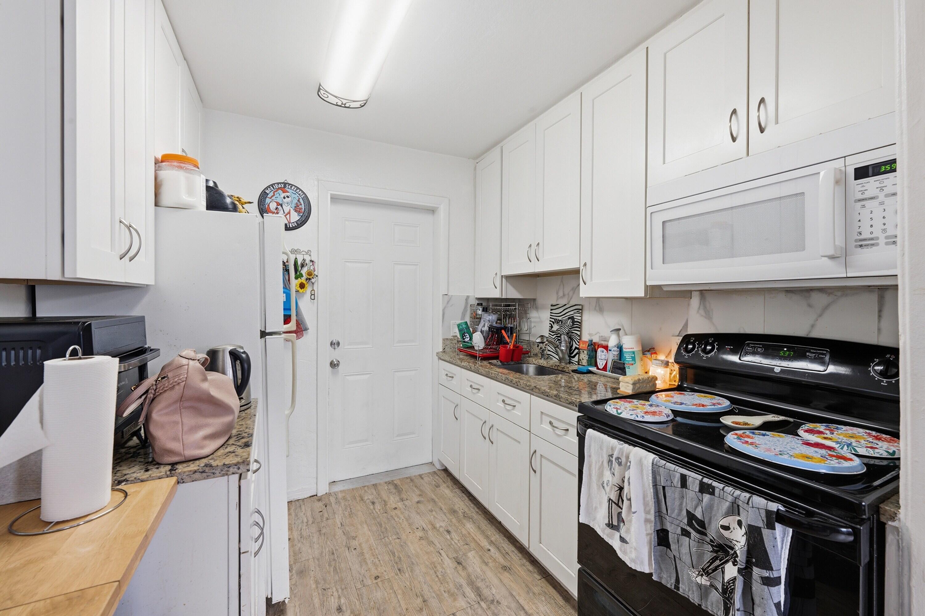 LAUDERDALE - Residential Income