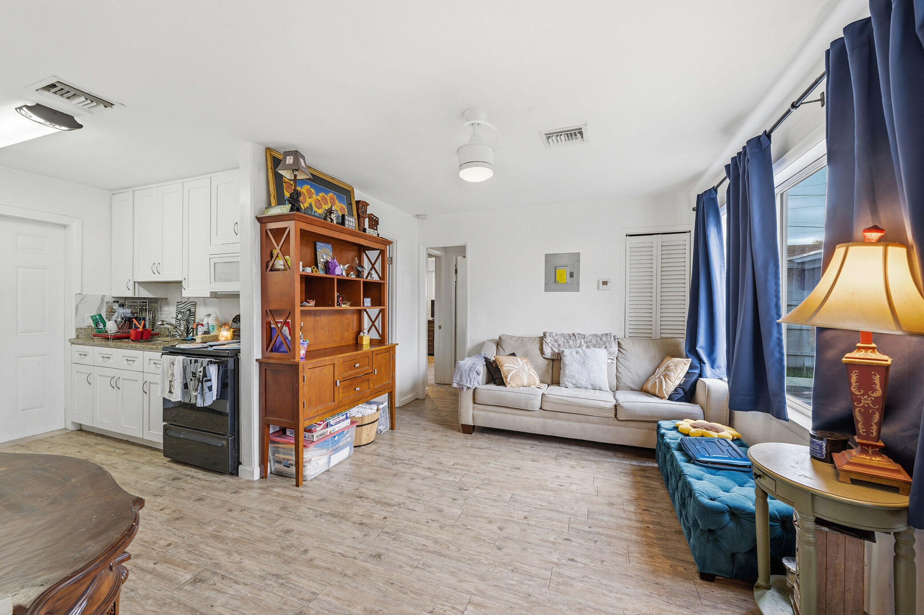 LAUDERDALE - Residential Income