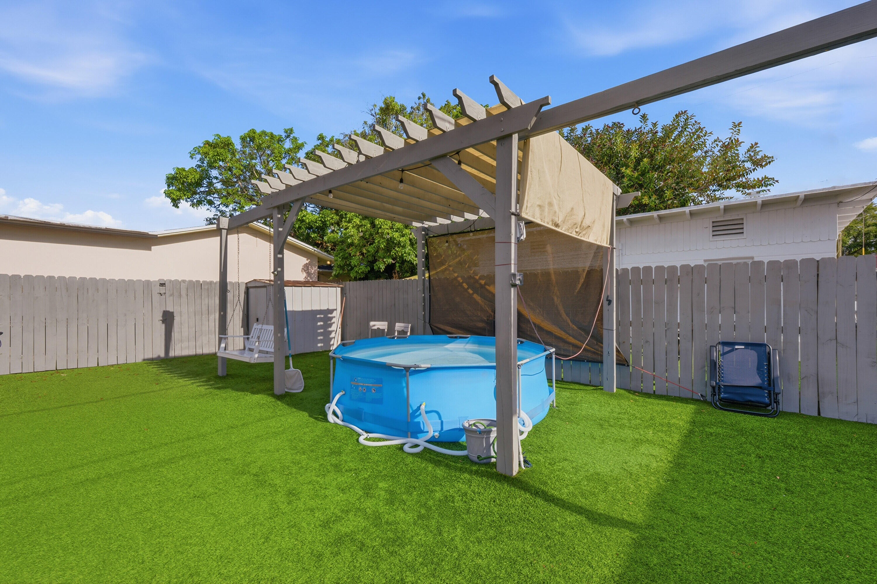 LAUDERDALE - Residential Income