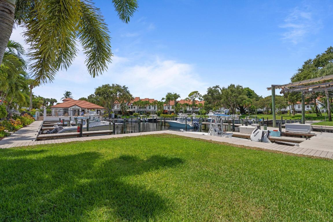 MARINERS COVE 1 - Residential Lease