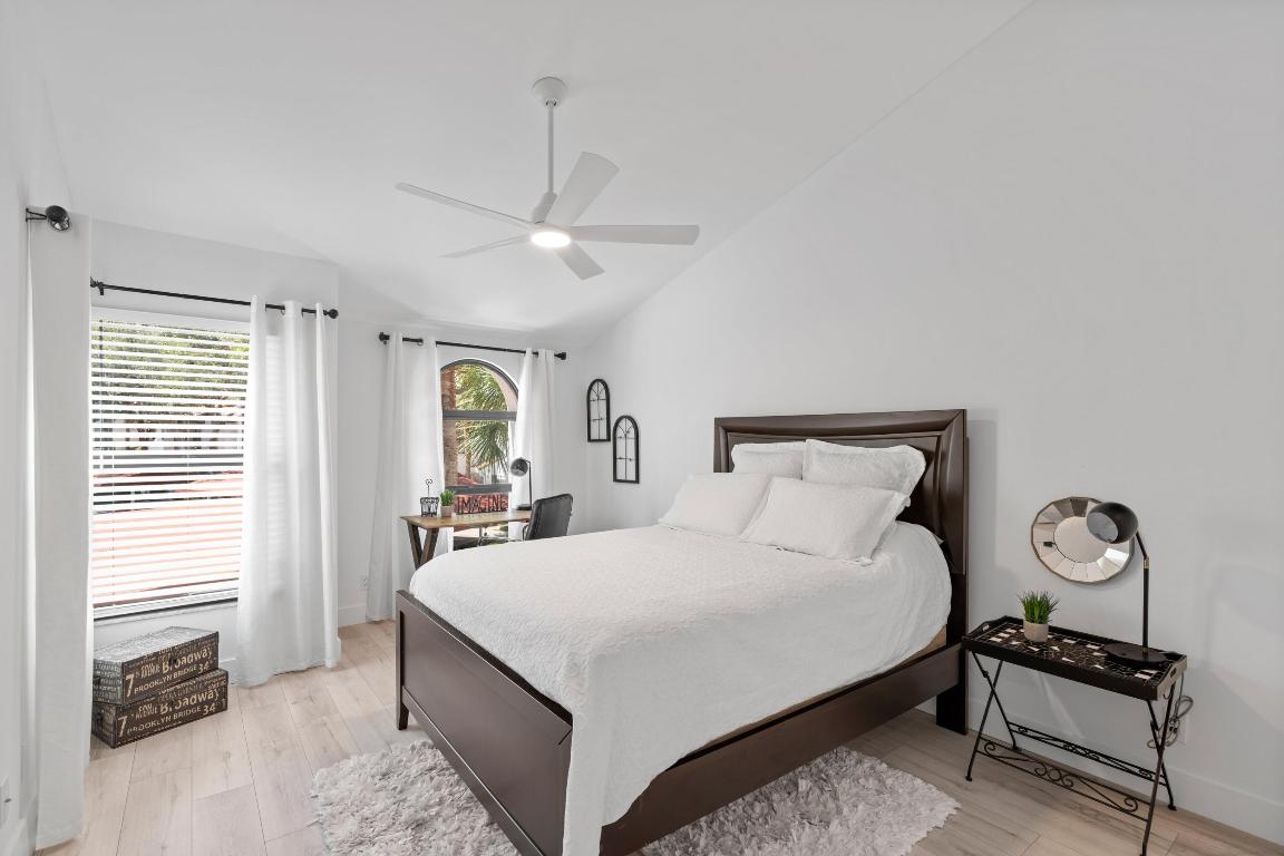 MARINERS COVE 1 - Residential Lease