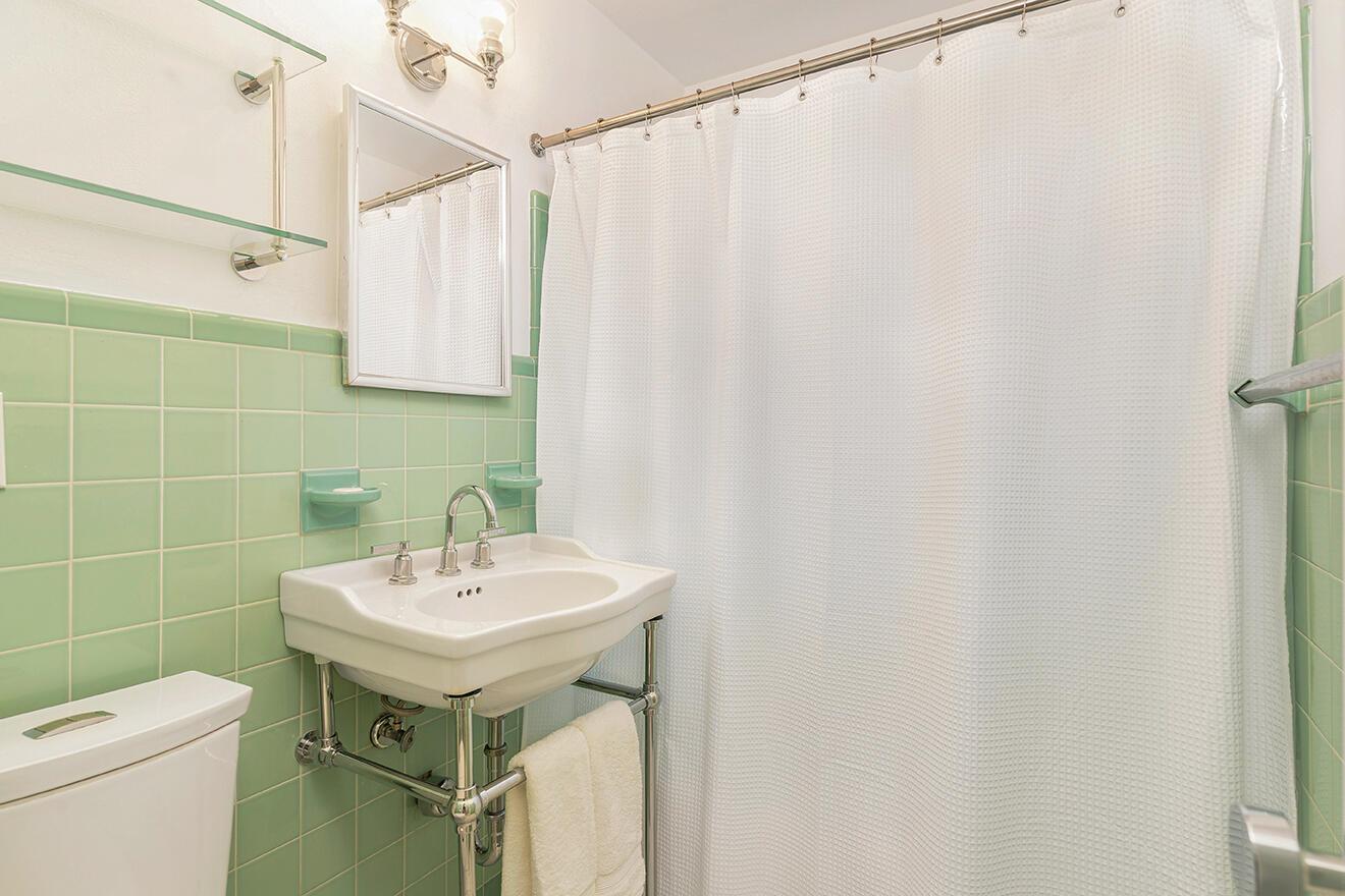 BROADMOOR SEC 3 - Residential Lease