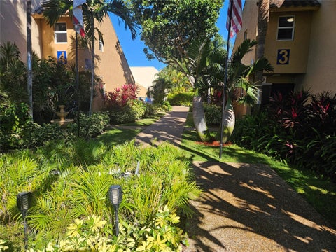 Tiny photo for 959 SE 2ND Avenue #117, Deerfield Beach, FL 33441 (MLS # B26070296)