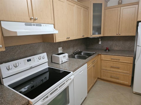 Tiny photo for 959 SE 2ND Avenue #117, Deerfield Beach, FL 33441 (MLS # B26070296)