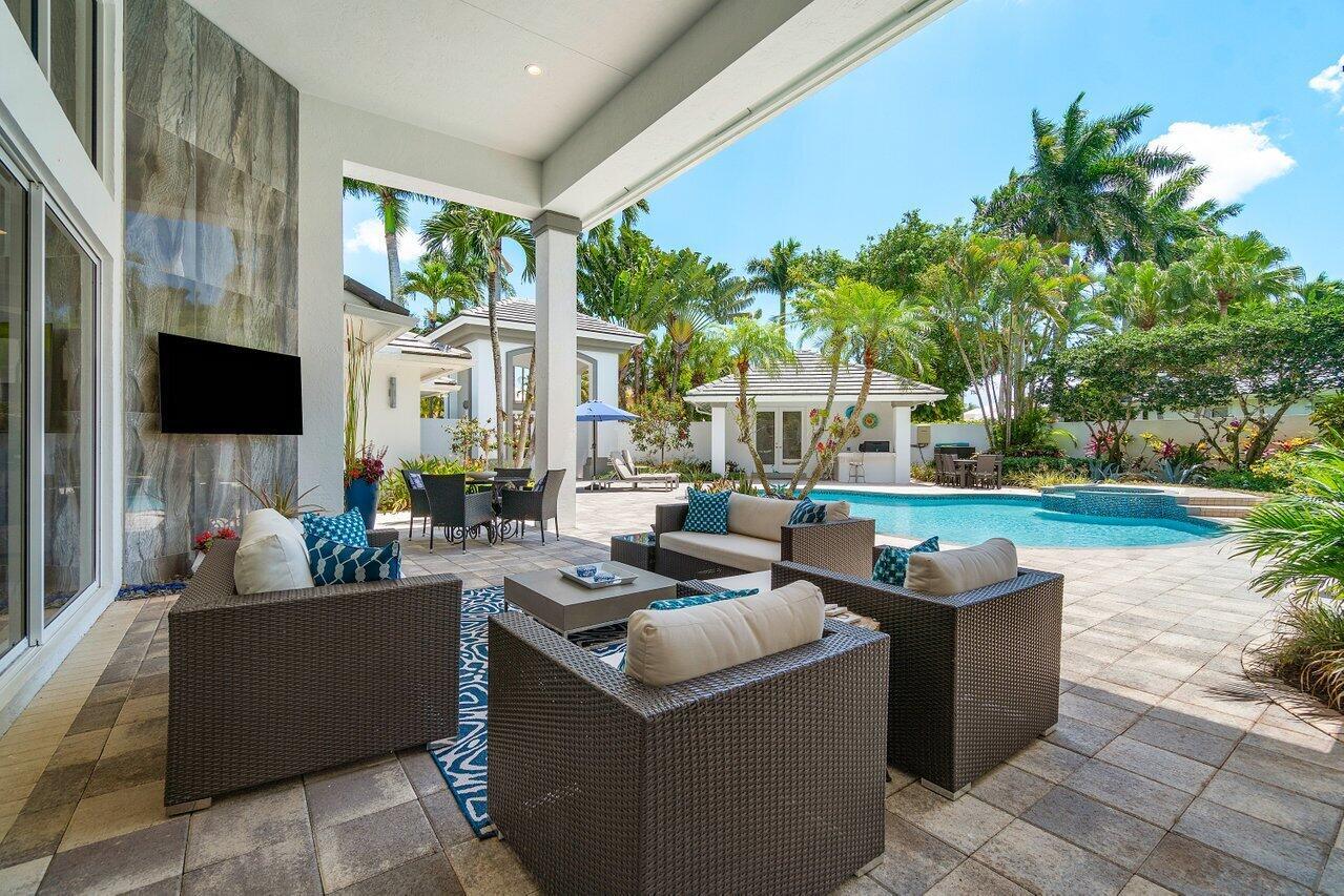 HOLLOWS / POLO CLUB - Residential