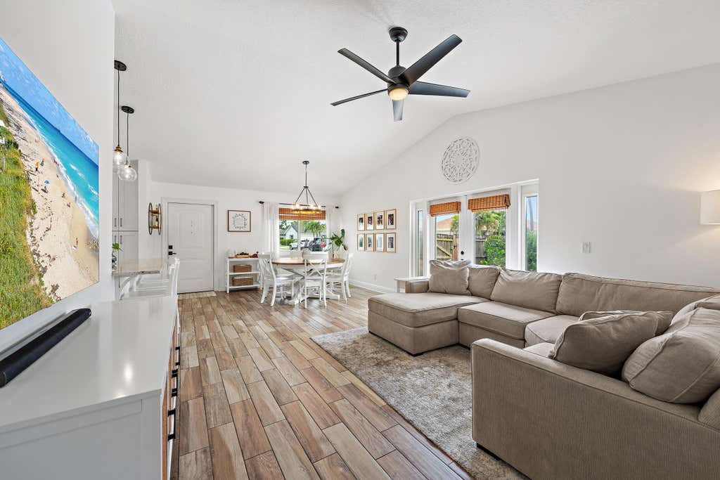 Photo of 218 Wandering Trail, Jupiter, FL 33458 (MLS # B26060030)