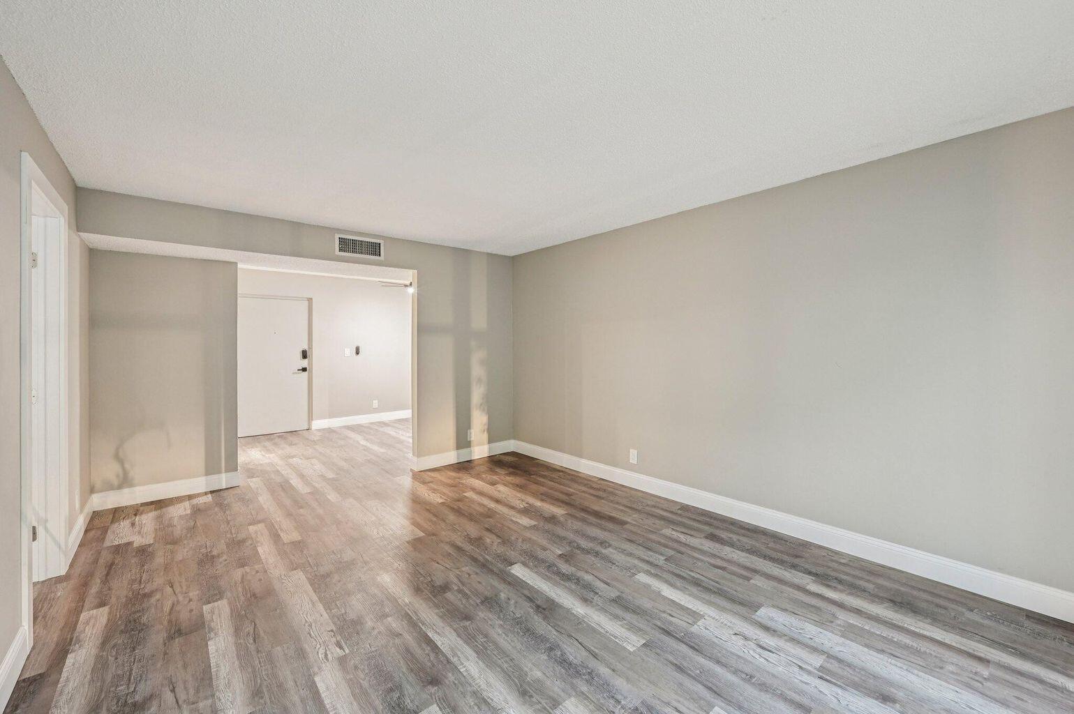 CASA DEL RIO CONDO - Residential Lease