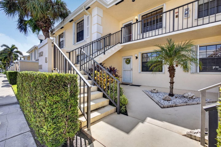 Photo 1 of 68 — 1112 KEYSTONE Drive E, Jupiter, FL 33458