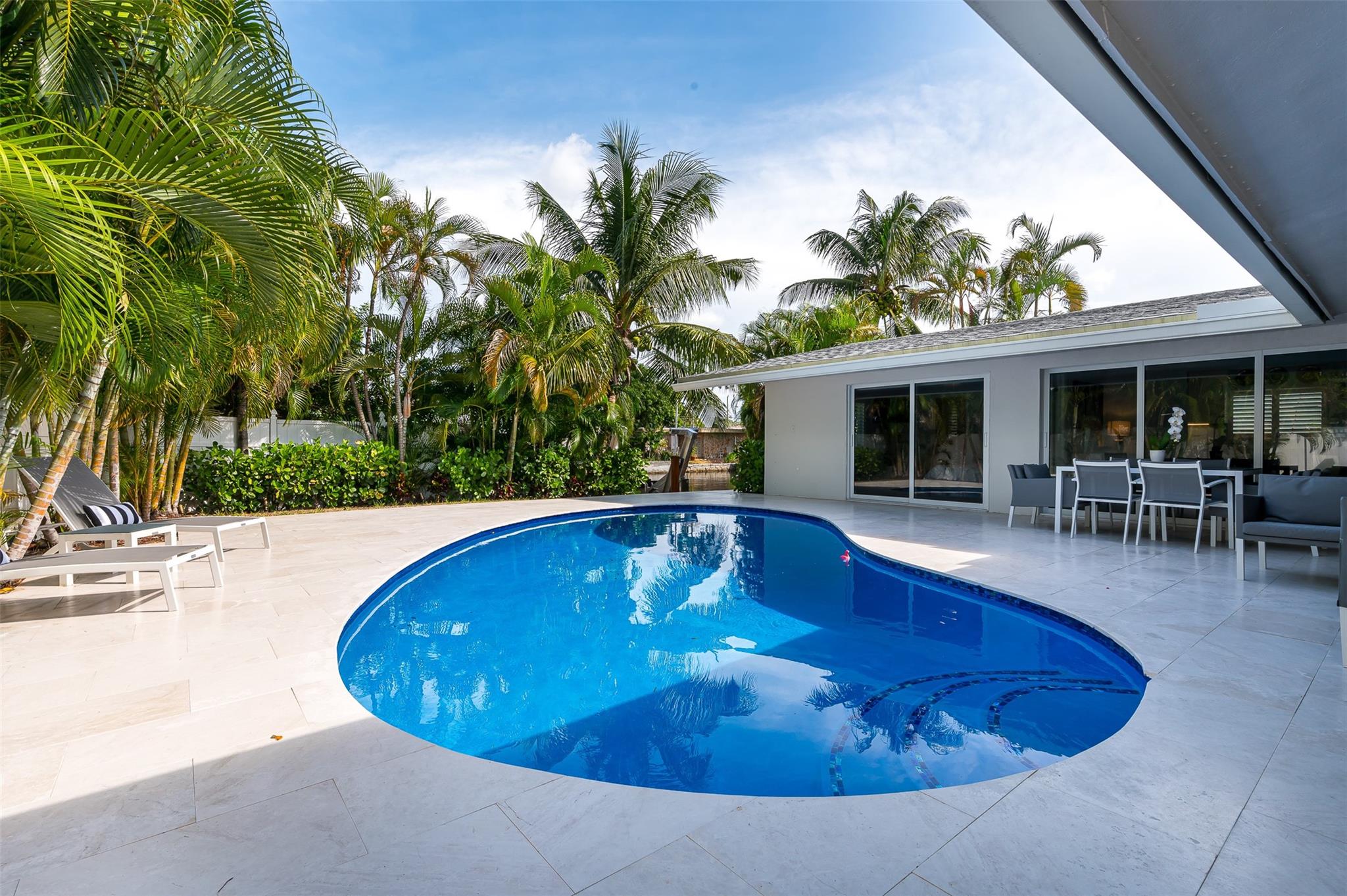 POMPANO ISLES - Residential