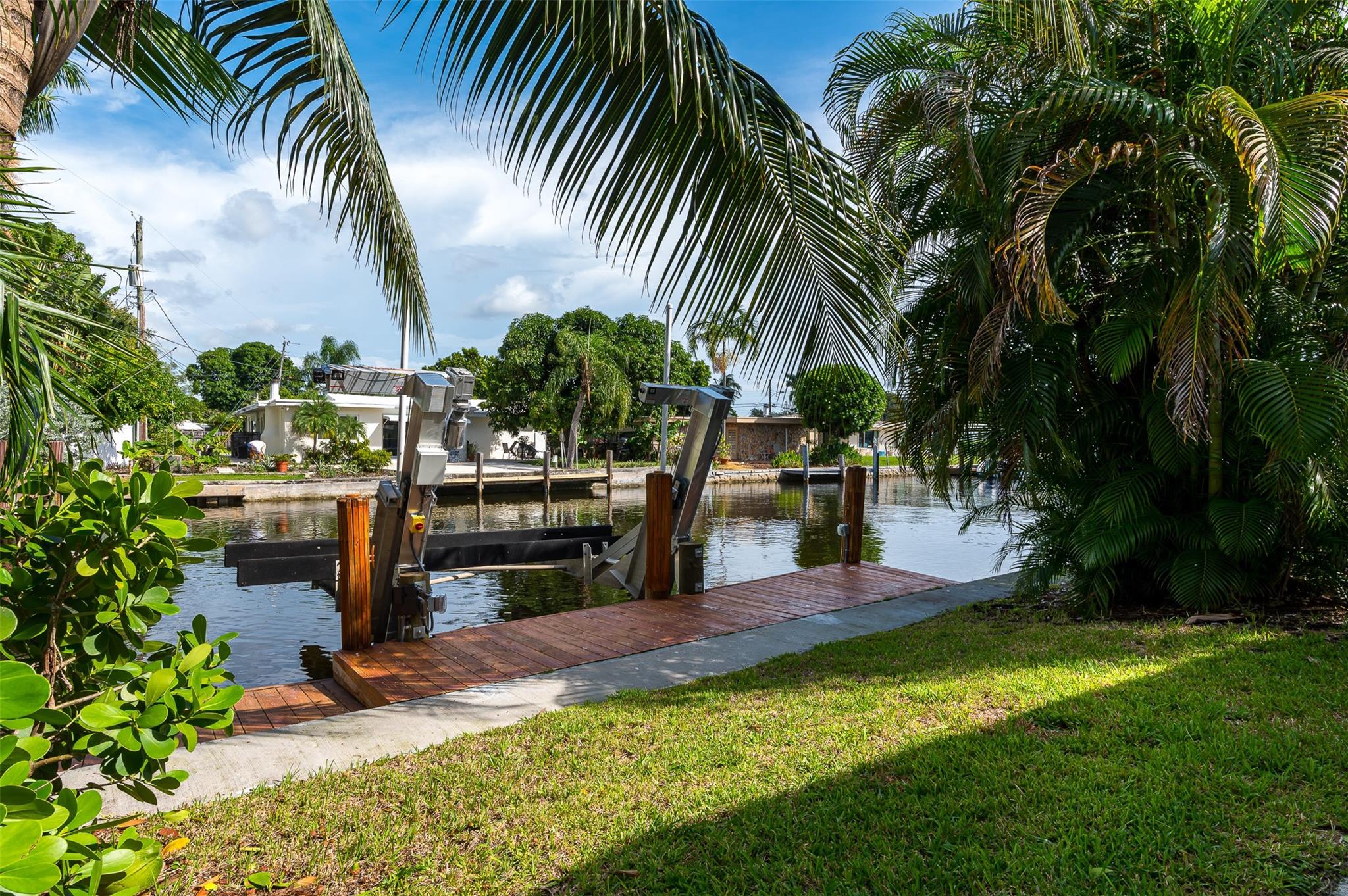POMPANO ISLES - Residential