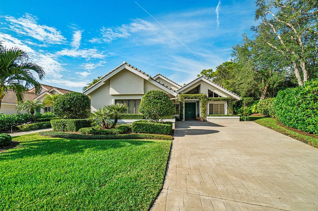 Photo of 3655 Dijon Way, Palm Beach Gardens, FL 33410 (MLS # R10597816)