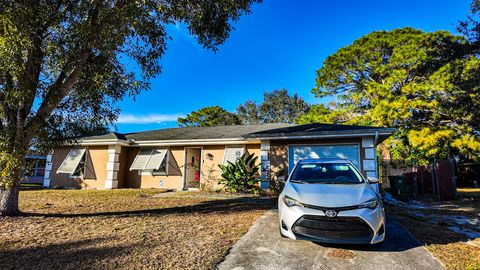 Townhomes and Villas with Garages in Florida's Treasure Coast 66 410 SW Kentwood Road Port St Lucie FL 34953