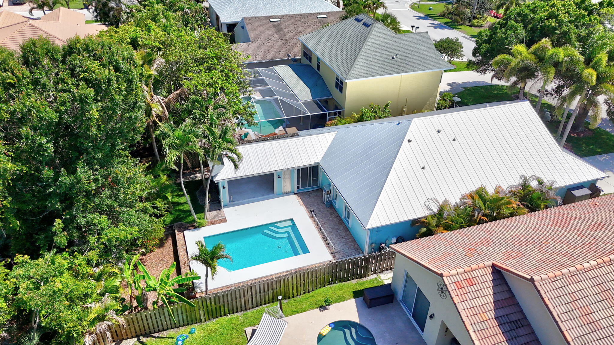 PINEAPPLE PLANTATION - Residential