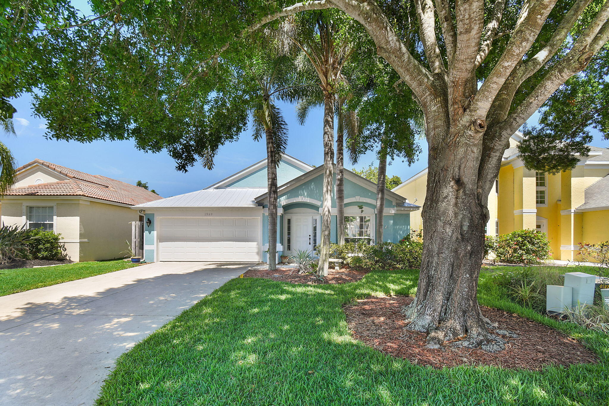 PINEAPPLE PLANTATION - Residential