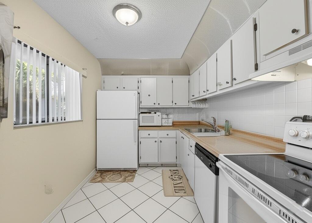 5340 Las Verdes Circle 303