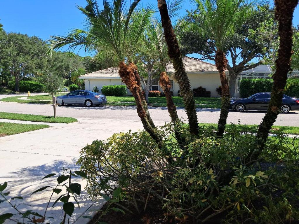 7260 SE Magellan Lane