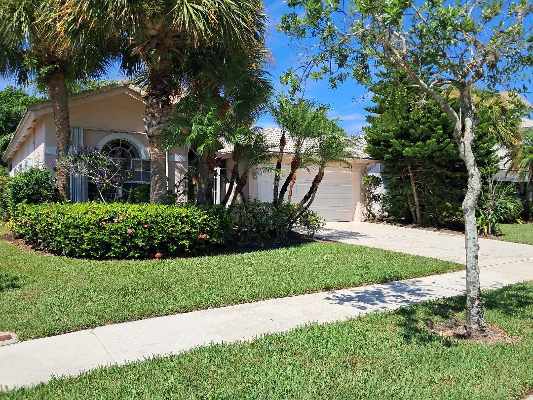 7260 SE Magellan Lane